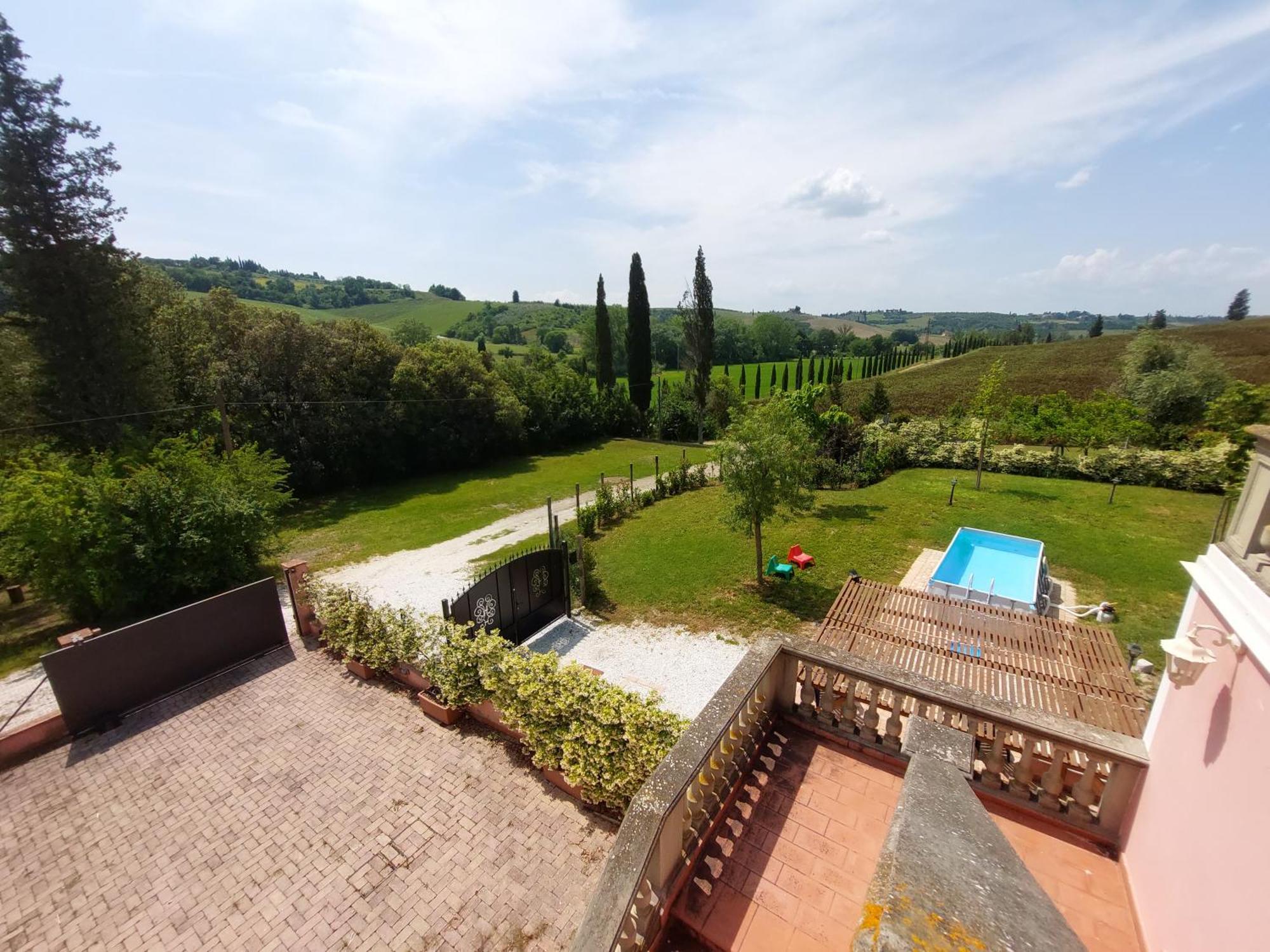 Casa Vacanza Campagna Empoli Terrazzo Belvedere Apartment Granaiolo Exterior photo